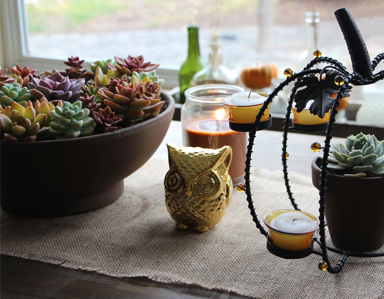 DIY Burlap Bunting via Needles + Leaves :: Thanksgiving Decorations :: Succulents :: Home Decor